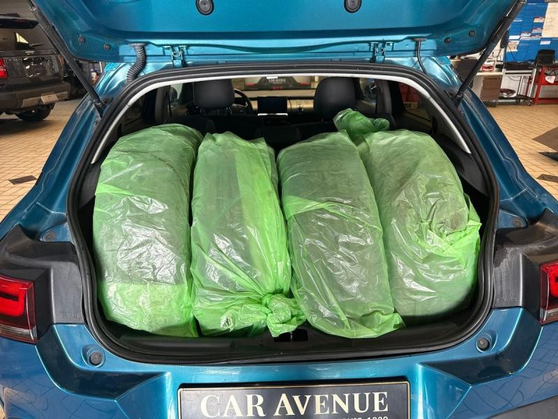 Occasion CITROEN C4 Cactus PureTech 130ch S&S Shine 2018 Pack Color Glossy Black 10490 € à Leudelange