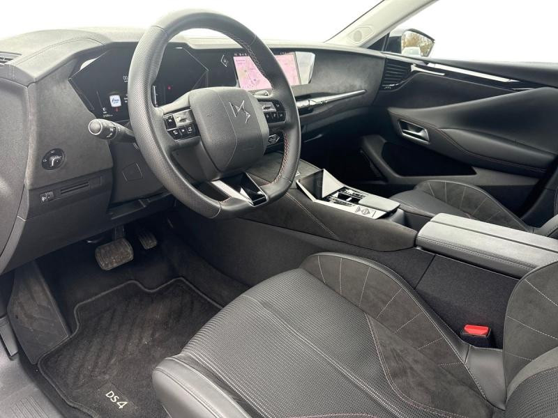Occasion DS DS 4 BlueHDi 130ch Performance Line Automatique 2023 Rouge 28990 € à Leudelange