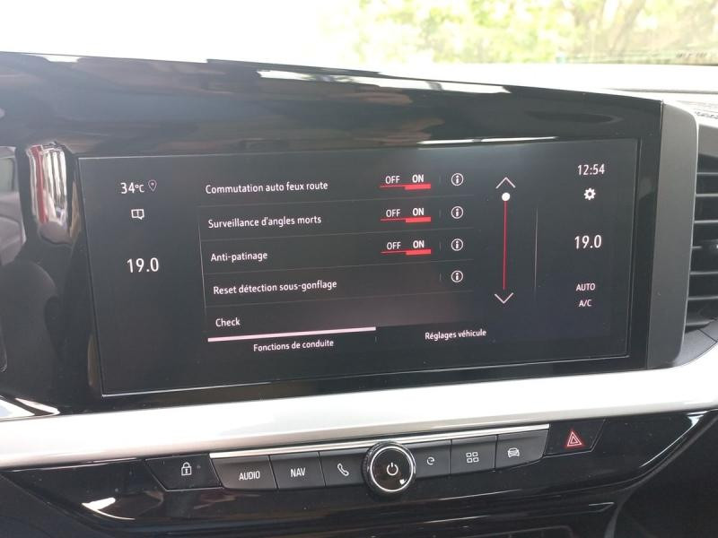 Occasion OPEL Mokka Electric Elegance 136ch 2023 Vert 20990 € à Leudelange