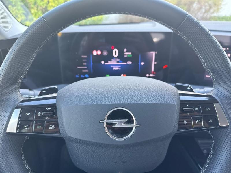 Used OPEL Astra 1.6 Turbo 180ch Hybrid Elegance BVA8 2023 Gris Kristall Métallisé € 24980 in Leudelange