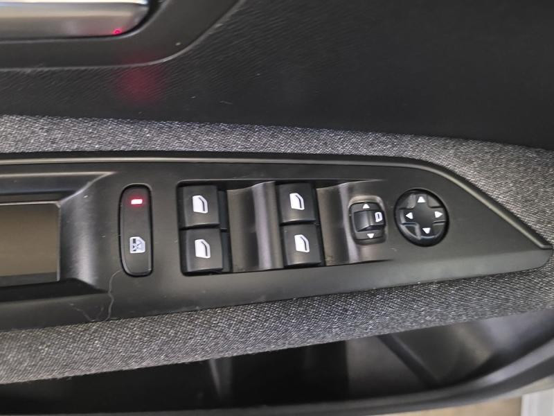 Occasion PEUGEOT 3008 1.2 PureTech 130ch S&S Active 2020 Blanc Nacré (N) 14980 € à Leudelange