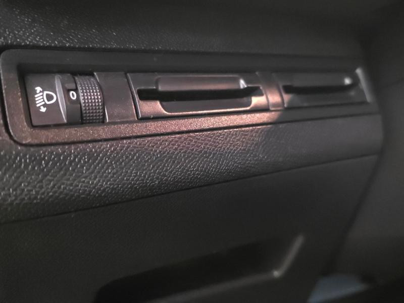 Occasion PEUGEOT 3008 1.2 PureTech 130ch S&S Active 2020 Blanc Nacré (N) 14980 € à Leudelange