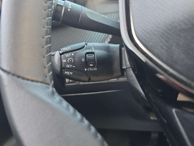 Used PEUGEOT 2008 1.2 100ch S&S Allure 2024 Gris Artense (M) € 19990 in Leudelange