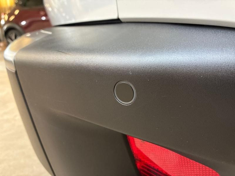 Used PEUGEOT 2008 1.2 100ch S&S Allure 2024 Blanc Okénite (M) € 19990 in Leudelange