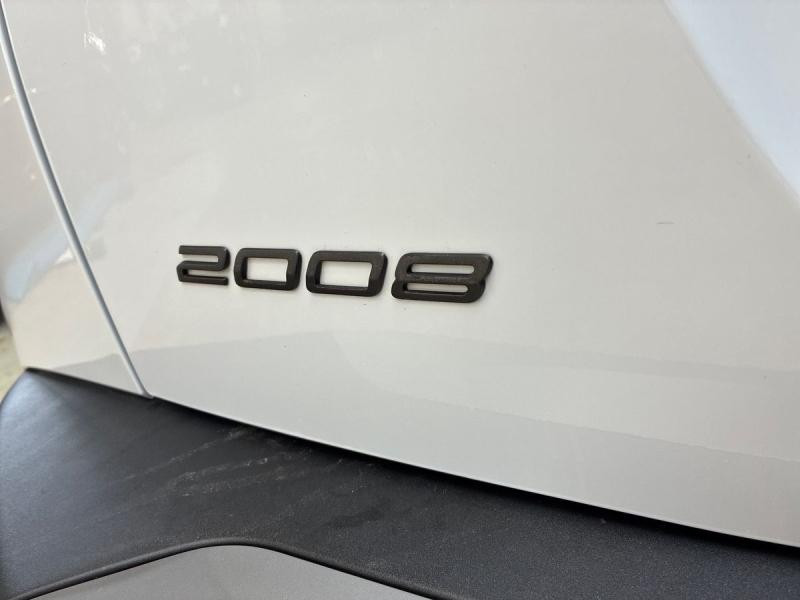 Used PEUGEOT 2008 1.2 100ch S&S Allure 2024 Blanc Okénite (M) € 19990 in Leudelange