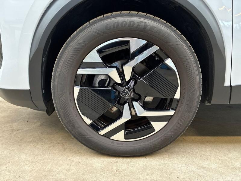 Used PEUGEOT 2008 1.2 100ch S&S Allure 2024 Blanc Okénite (M) € 19990 in Leudelange