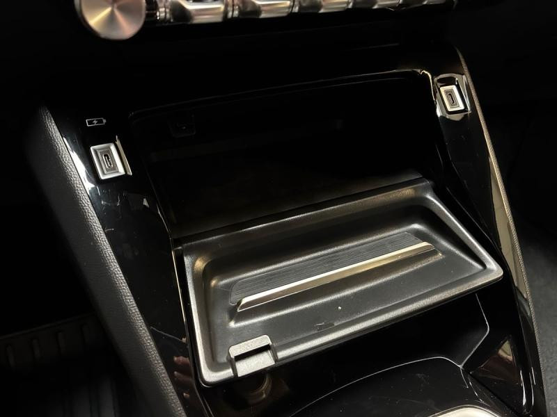 Used PEUGEOT 2008 1.2 100ch S&S Allure 2024 Blanc Okénite (M) € 19990 in Leudelange