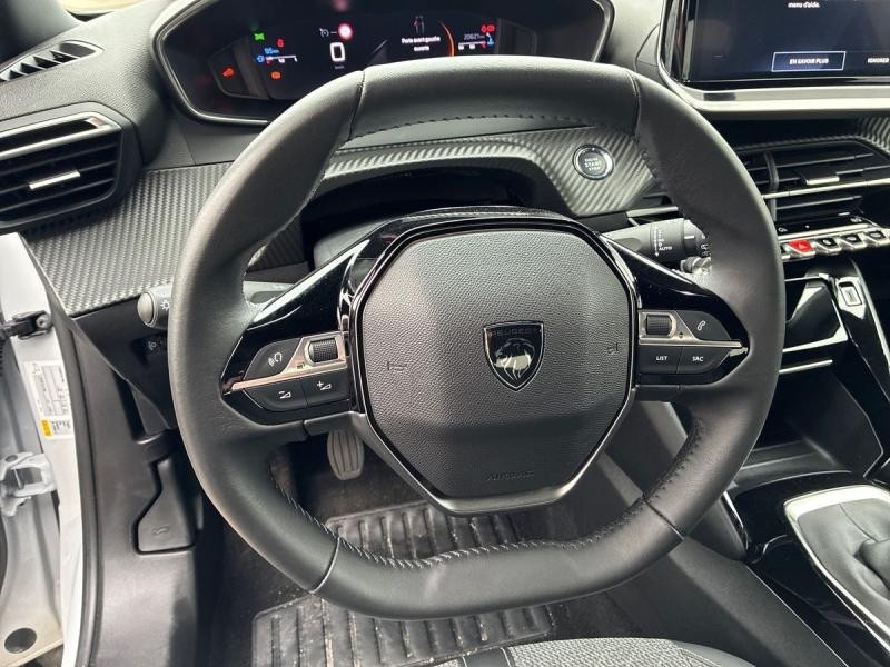 Occasion PEUGEOT 2008 1.2 100ch S&S Allure 2024 Blanc Okénite (M) 19990 € à Leudelange