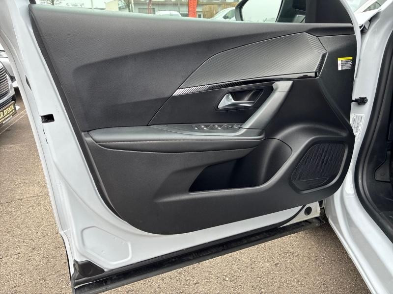 Occasion PEUGEOT 2008 1.2 100ch S&S Allure 2024 Blanc Okénite (M) 19990 € à Leudelange