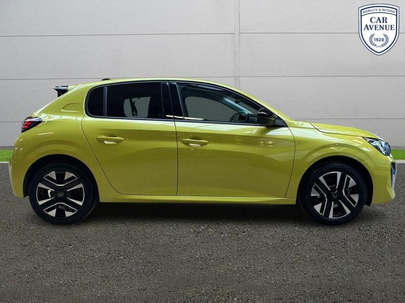Used PEUGEOT 208 1.2 Hybrid 100ch Allure e-DCS6 2024 Jaune € 21490 in Leudelange