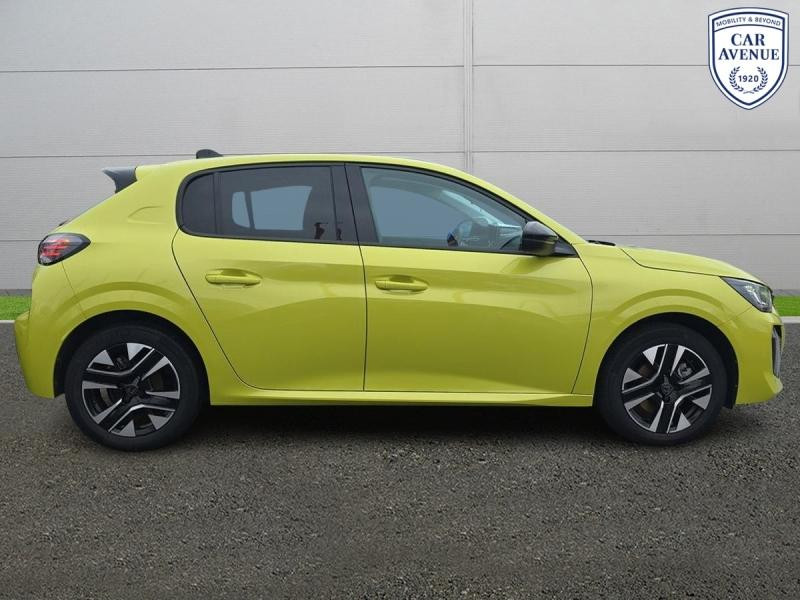 Used PEUGEOT 208 1.2 Hybrid 100ch Allure e-DCS6 2024 Jaune € 21490 in Leudelange