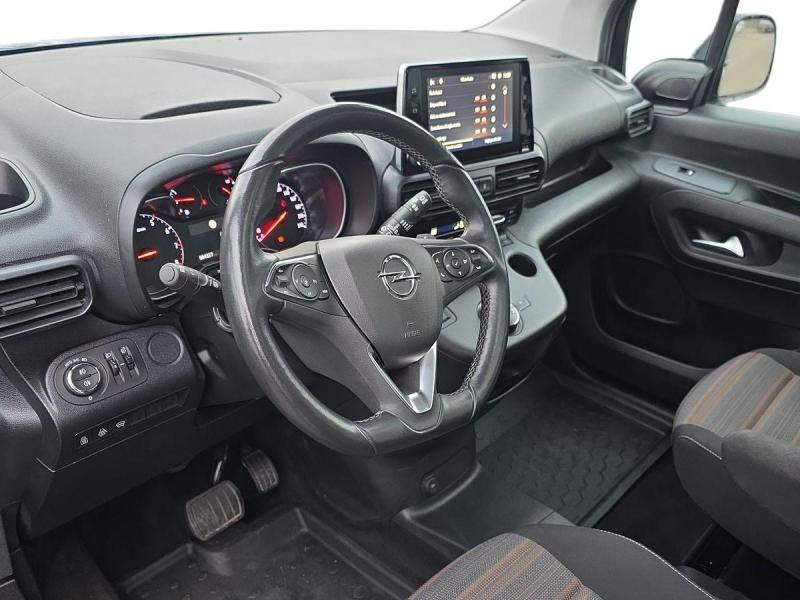 Occasion OPEL Combo Life L1H1 1.2 130ch Elegance BVA8 2022 Bleu Nuit métallisé 16990 € à Leudelange