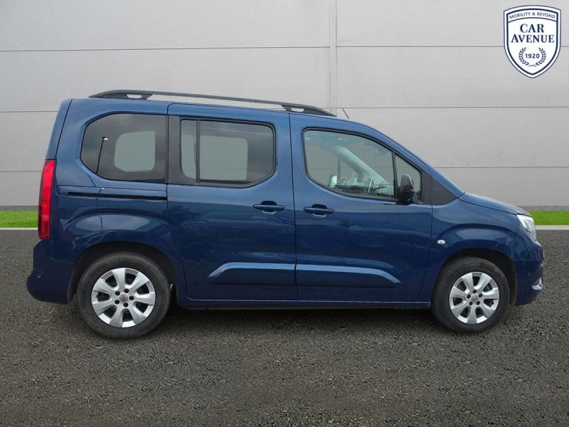 Occasion OPEL Combo Life L1H1 1.2 130ch Elegance BVA8 2022 Bleu Nuit métallisé 16990 € à Leudelange