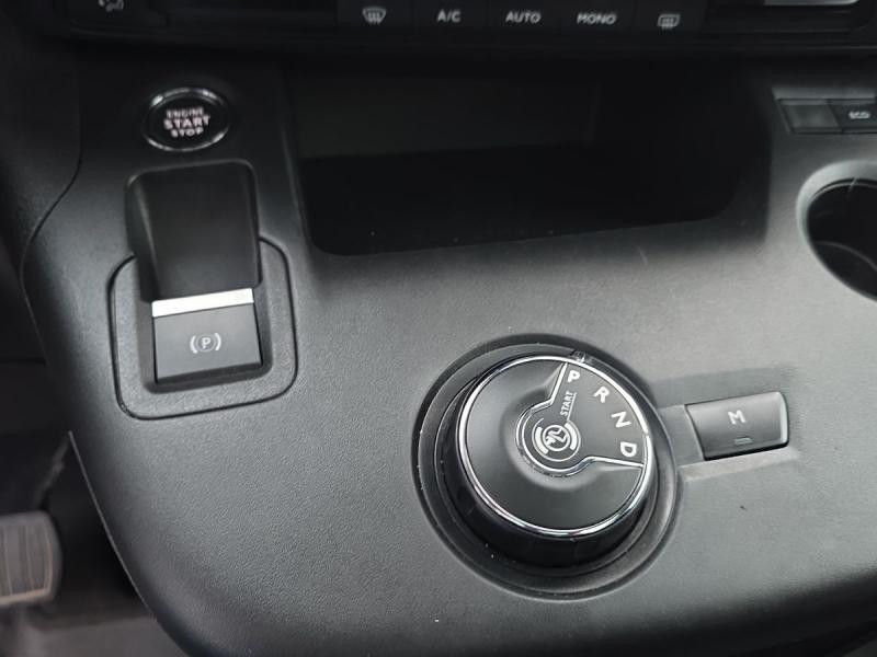 Occasion OPEL Combo Life L1H1 1.2 130ch Elegance BVA8 2022 Bleu Nuit métallisé 16990 € à Leudelange