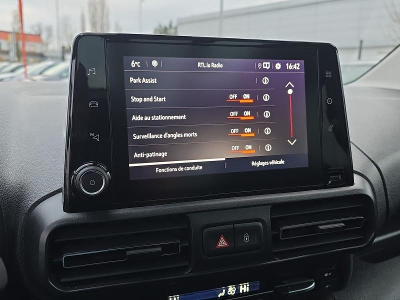 Occasion OPEL Combo Life L1H1 1.2 130ch Elegance BVA8 2022 Bleu Nuit métallisé 16990 € à Leudelange