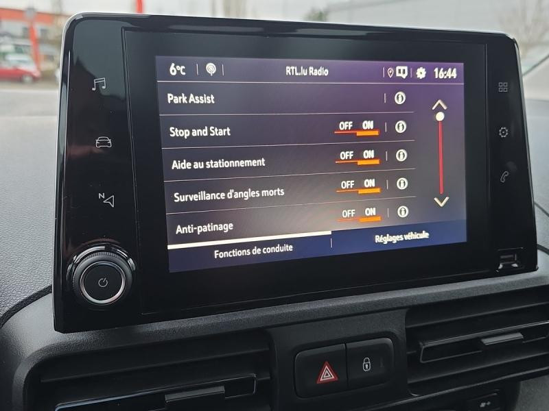 Occasion OPEL Combo Life L1H1 1.2 130ch Elegance BVA8 2022 Bleu Nuit métallisé 16990 € à Leudelange