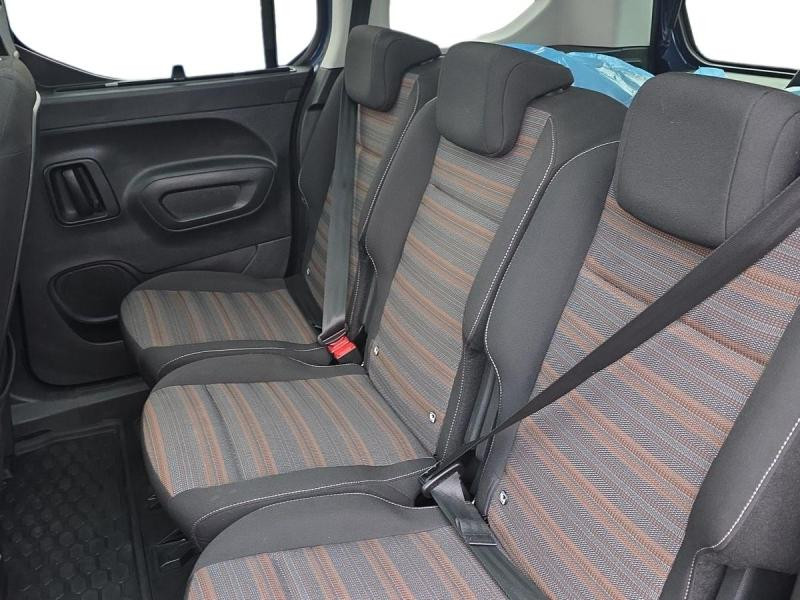 Occasion OPEL Combo Life L1H1 1.2 130ch Elegance BVA8 2022 Bleu Nuit métallisé 16990 € à Leudelange