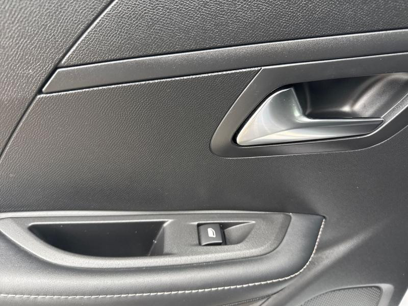 Occasion PEUGEOT 208 1.2 Hybrid 100ch Allure e-DCS6 2024 Gris Artense (M) 21480 € à Leudelange