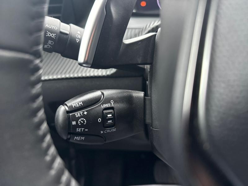 Occasion PEUGEOT 208 1.2 Hybrid 100ch Allure e-DCS6 2024 Gris Artense (M) 21480 € à Leudelange