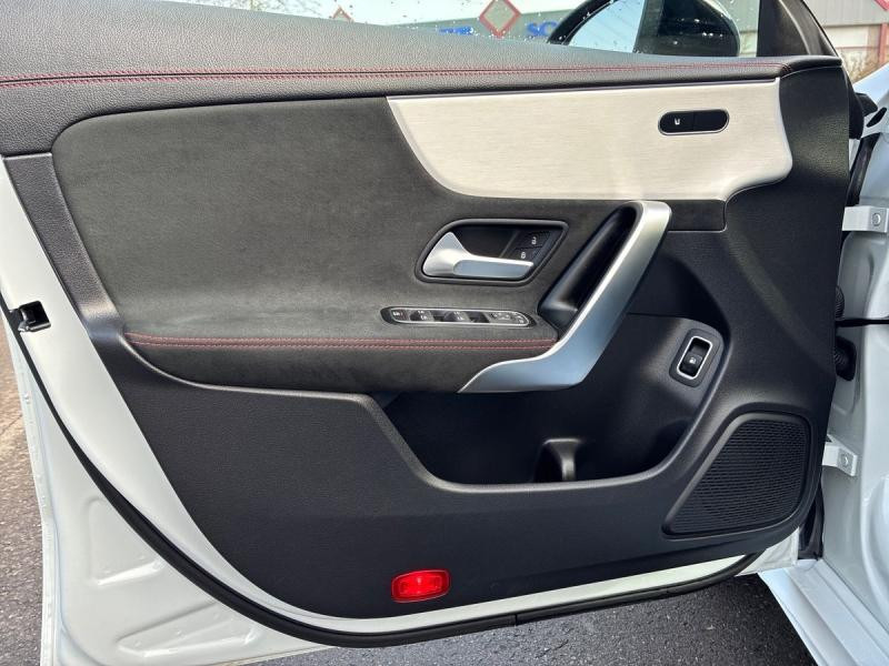 Occasion MERCEDES-BENZ CLA Shooting Brake 250 e 218ch AMG Line 8G-DCT 2023 Blanc digital métallisé 30990 € à Leudelange