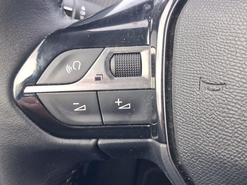 Occasion PEUGEOT 208 e-208 136ch Active 2021 Bleu Vertigo (V) 12990 € à Leudelange