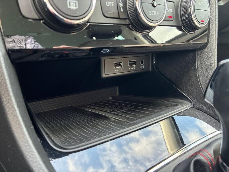 Occasion SEAT Leon SC 1.8 TSI 180ch FR Start&Stop DSG 2018 Noir Minuit 15980 € à Leudelange