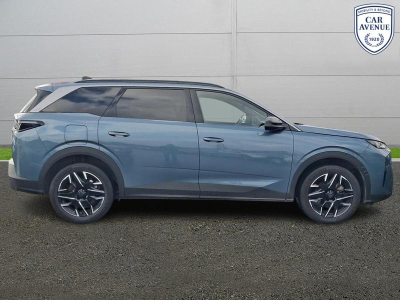 Used PEUGEOT 5008 Hybrid 145ch Allure e-DCS6 2025 Bleu € 30990 in Leudelange