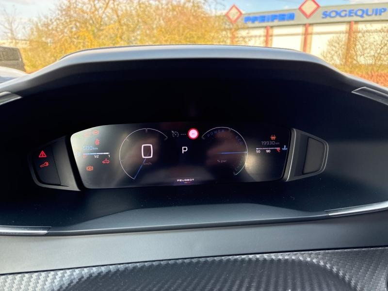 Used PEUGEOT 208 1.2 Hybrid 100ch Allure e-DCS6 2024 Rouge Elixir (V) € 17990 in Leudelange