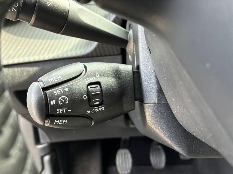 Used PEUGEOT 2008 1.2 100ch S&S Allure 2024 Gris Artense (M) € 18990 in Leudelange