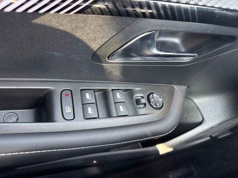 Occasion PEUGEOT 208 1.2 Hybrid 100ch Allure e-DCS6 2024 Gris Selenium (M) 18990 € à Leudelange