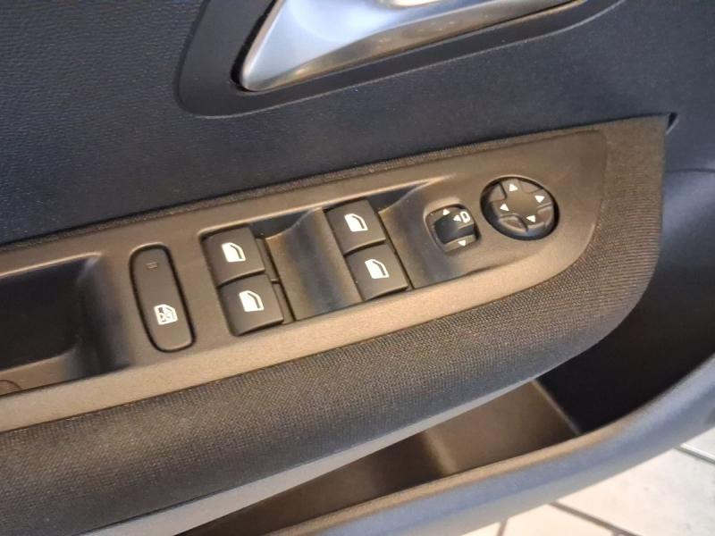 Occasion PEUGEOT 208 1.2 PureTech 100ch S&S Active Pack 118g 2021 Gris Artense (M) 12990 € à Leudelange