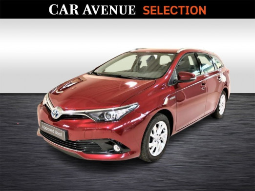 Occasion TOYOTA Auris 1.8 HSD 73 kW Comfort and Pack 50 2017 RED 17 000 € à Wavre