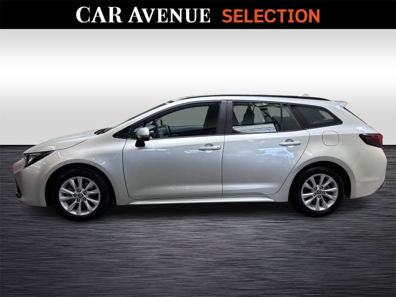 Used TOYOTA Corolla Touring Spt 1.8 Hybrid Dynamic + Business Pack Navi 2023 GREY € 26990 in Seraing