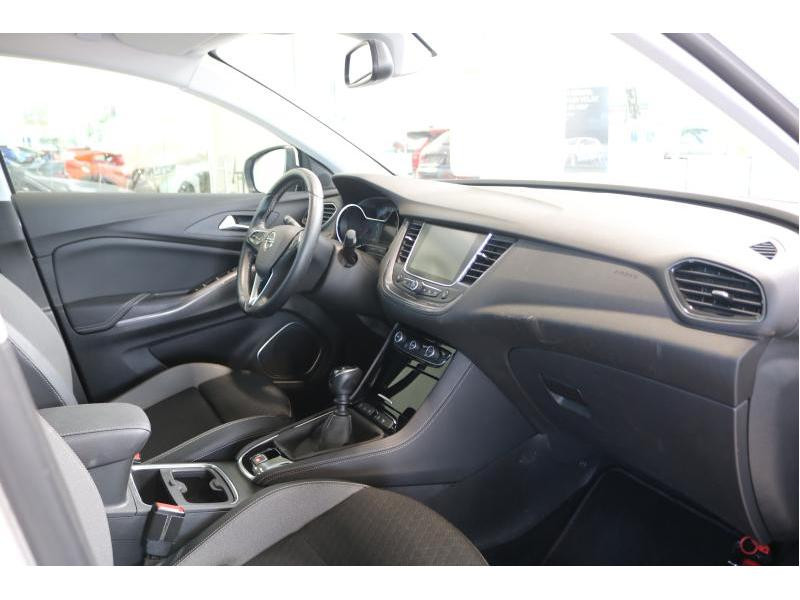 Used OPEL Grandland X Innovation 1.2 EcoTech 96 kW 2019 WHITE € 14900 in Wavre