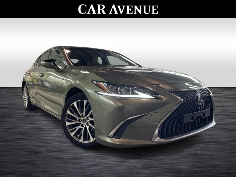 Used LEXUS ES 2.5 Executive 2020 GREEN € 31490 in Waterloo