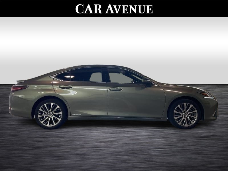 Used LEXUS ES 2.5 Executive 2020 GREEN € 31490 in Waterloo