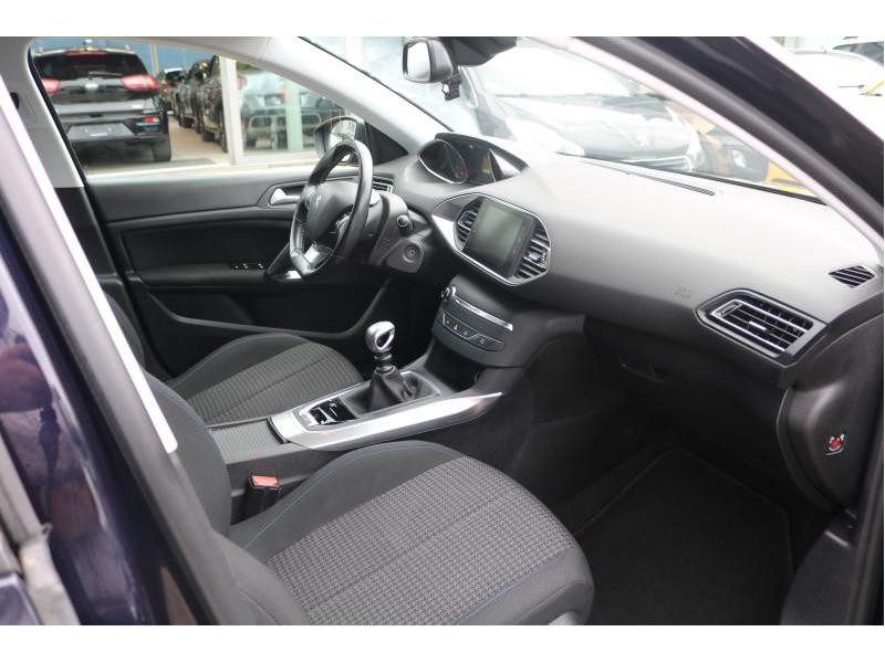 Occasion PEUGEOT 308 Style 1.2 PureTech 81 kW 2018 BLUE 10690 € à Wavre