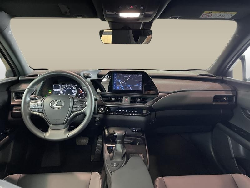 Occasion LEXUS UX 2.0 F-Sport Design 2023 CHAMPAGNE 33490 € à Waterloo