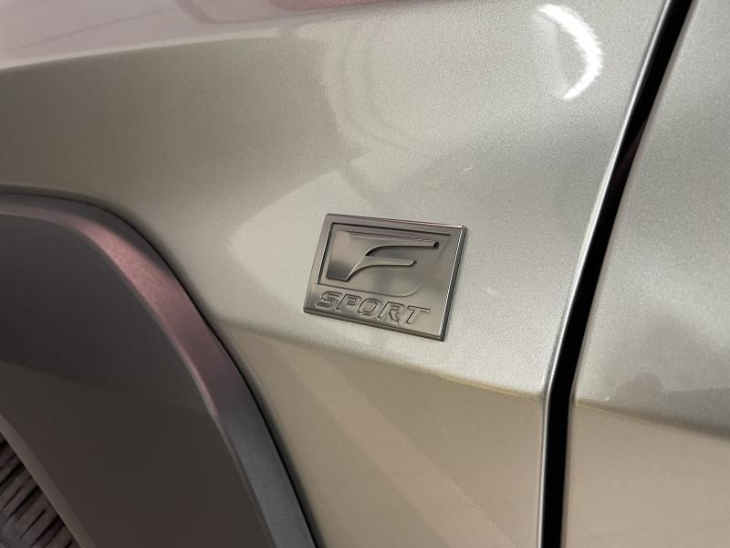 Occasion LEXUS UX 2.0 F-Sport Design 2023 CHAMPAGNE 33490 € à Waterloo