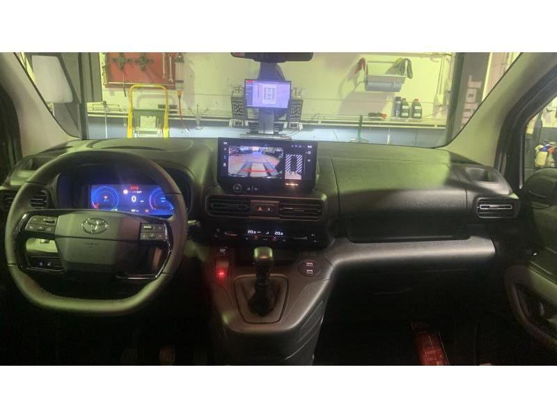 Occasion TOYOTA PROACE CITY Verso 1.2L Petrol Family 5pl  GREEN 29790 € à Wavre