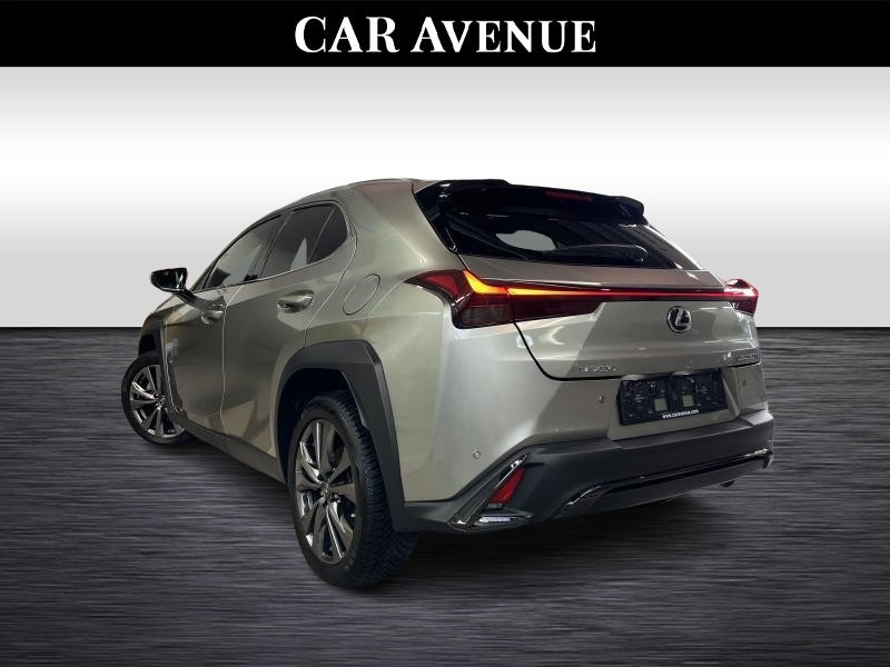 Occasion LEXUS UX 2.0 F-Sport Design 2023 CHAMPAGNE 33490 € à Waterloo