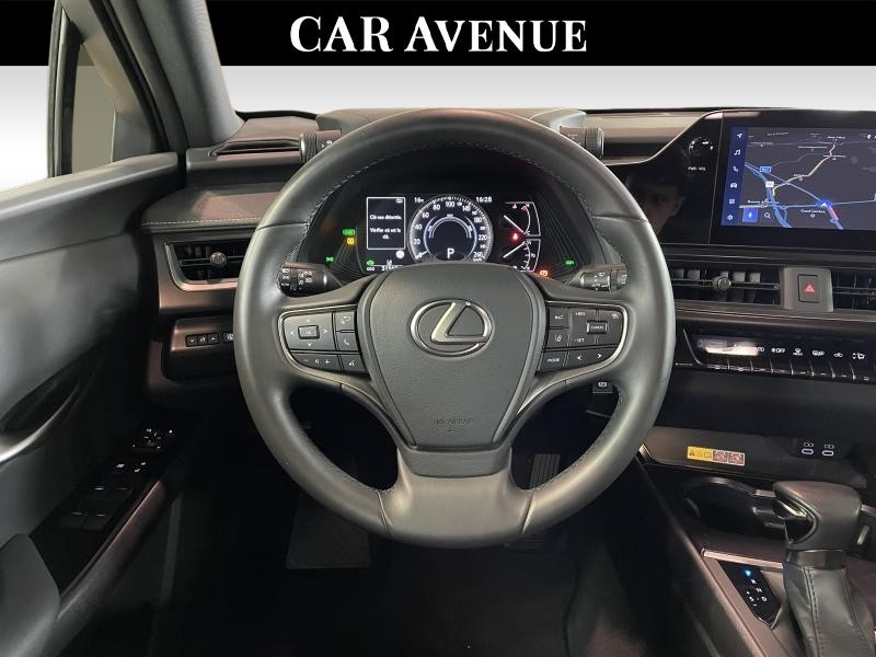 Occasion LEXUS UX 2.0 F-Sport Design 2023 CHAMPAGNE 33490 € à Waterloo