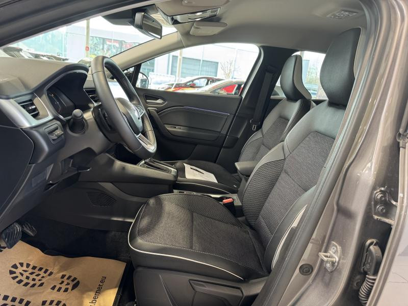 Occasion RENAULT Captur 1.3 TCE A/T Techno 2023 GREY 22400 € à Wavre