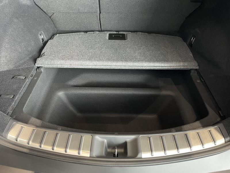 Used LEXUS RZ 300 e Executive line  BLACK € 58340 in Waterloo