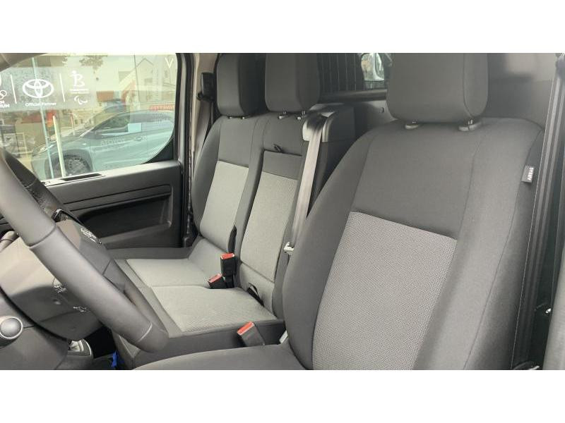 Occasion TOYOTA PROACE 2.0L Diesel 144hp Dynamic 1d  GREY 36390 € à Wavre