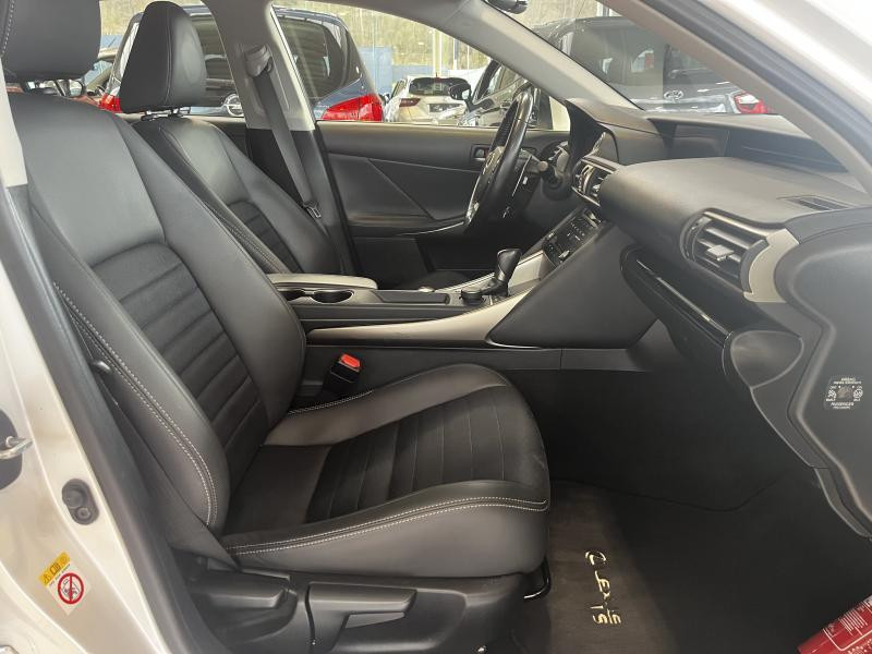 Occasion LEXUS IS 2.5 Executive 2019 WHITE 23990 € à Wavre