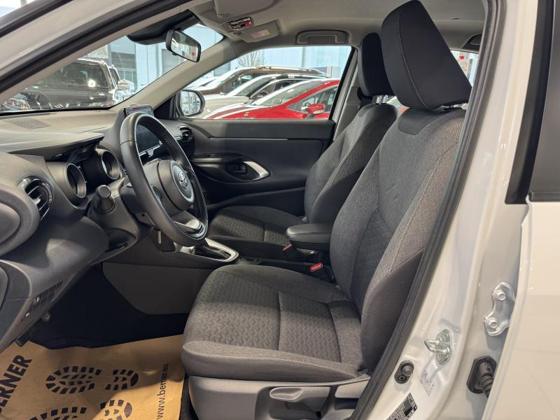 Occasion TOYOTA Yaris Cross Dynamic 1.5 TNGA HEV 68 kW 2024 WHITE 25890 € à Wavre