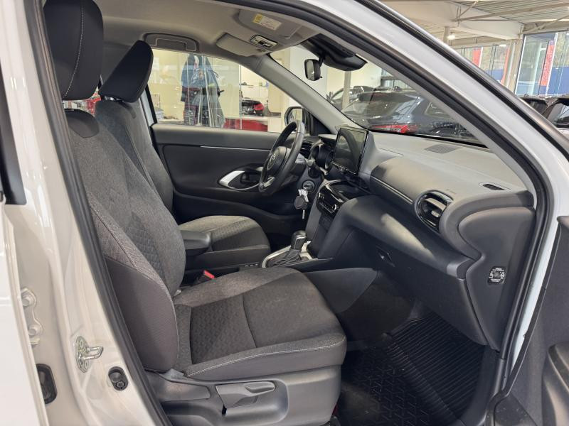 Occasion TOYOTA Yaris Cross Dynamic 1.5 TNGA HEV 68 kW 2024 WHITE 25890 € à Wavre