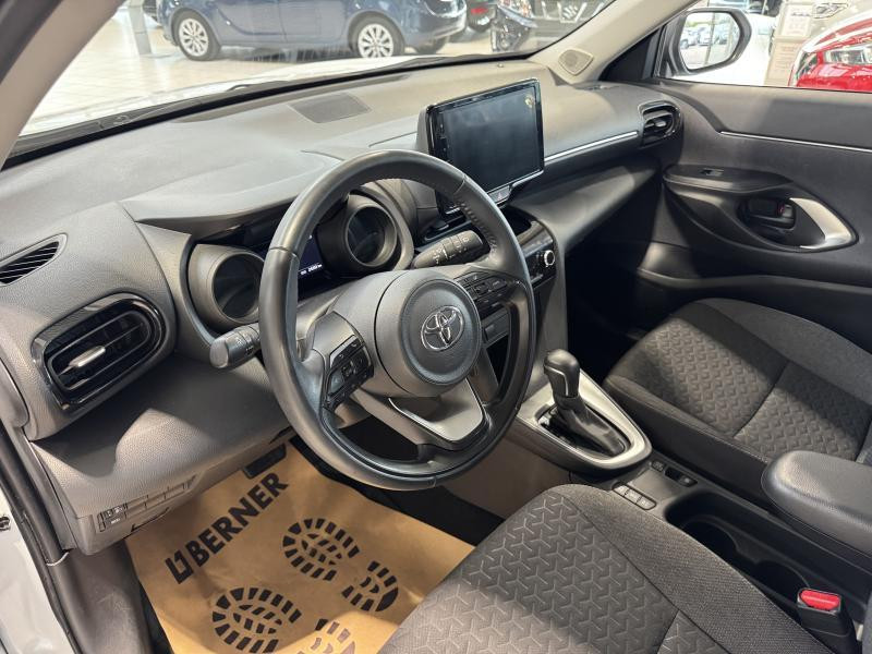 Occasion TOYOTA Yaris Cross Dynamic 1.5 TNGA HEV 68 kW 2024 WHITE 25890 € à Wavre