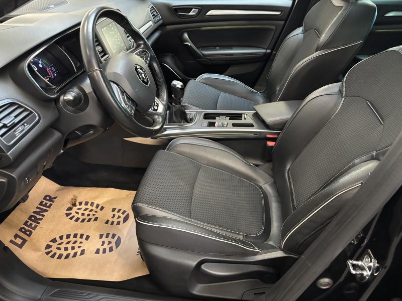 Used RENAULT Megane IV Grandtour Bose Edition 2019 BLACK € 12990 in Seraing